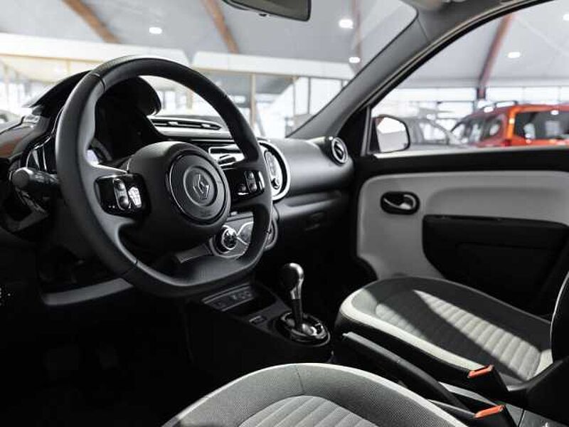 Renault Twingo Zen Electric Klimaautom DAB SHZ Tel. -Vorb. PDC Berganfahrass. Regensensor